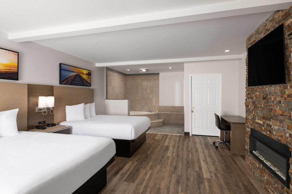 Days Inn by Wyndham Monterey Downtown - Image 4