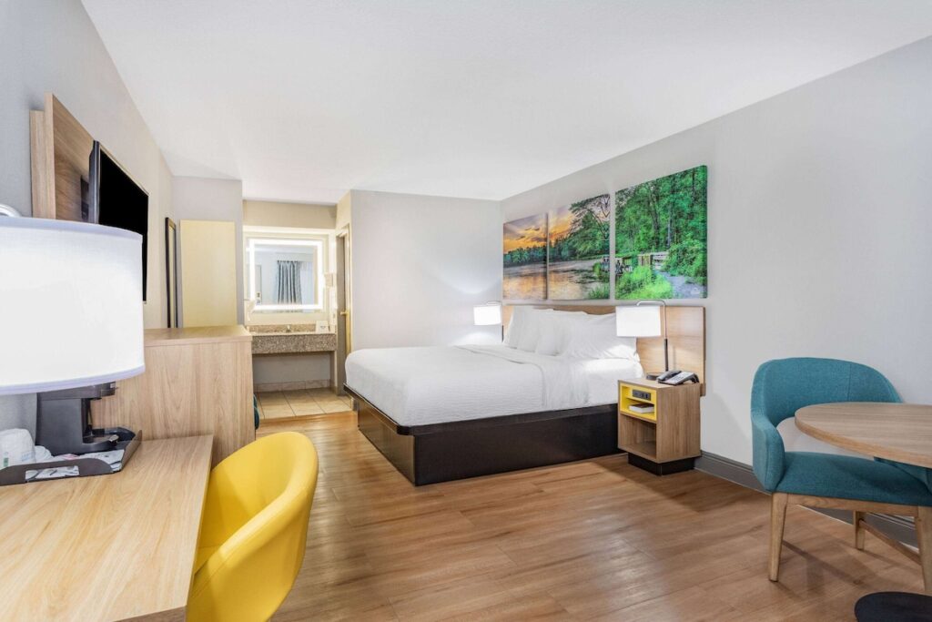 Days Inn by Wyndham N Orlando/Casselberry - Image 3