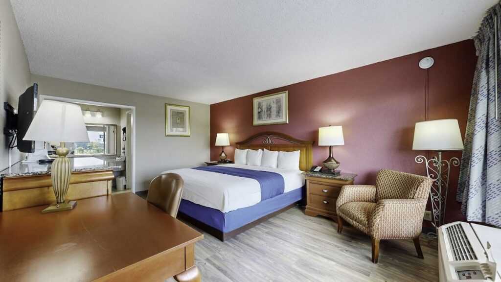 Days Inn by Wyndham Orlando Downtown - Image 1