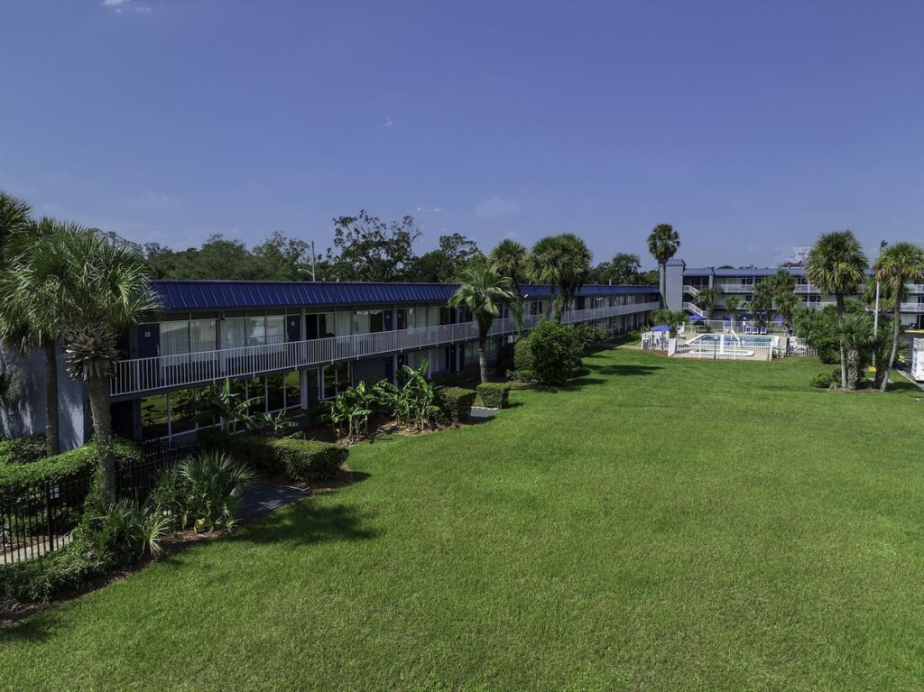 Days Inn by Wyndham Orlando Downtown - Image 4