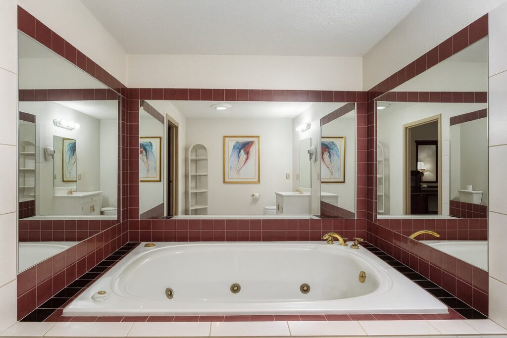 Days Inn by Wyndham Raleigh Glenwood-Crabtree - Image 1