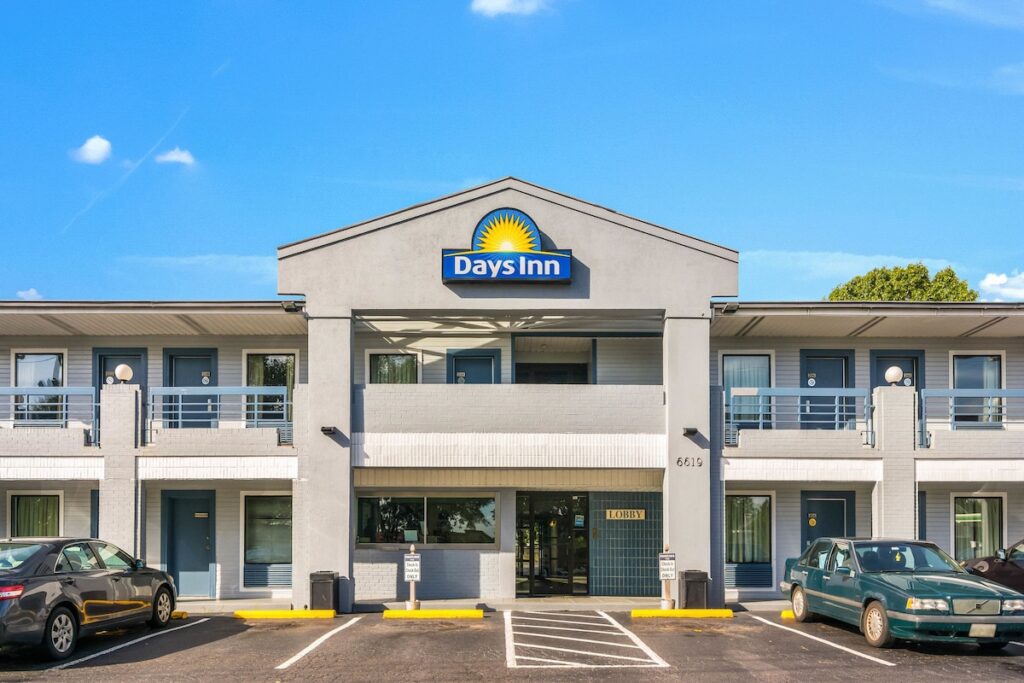 Days Inn by Wyndham Raleigh Glenwood-Crabtree - Image 3