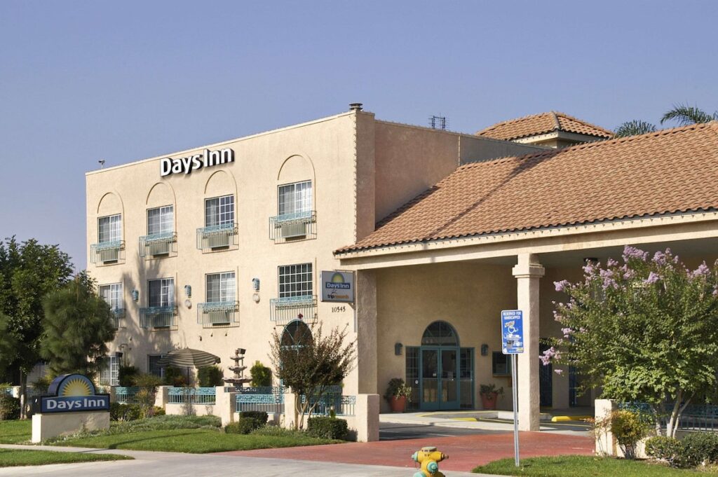 Days Inn by Wyndham Riverside Tyler Mall - Image 2