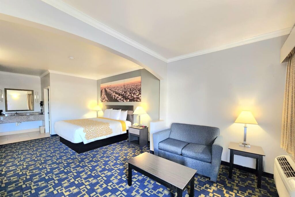 Days Inn by Wyndham Robstown - Image 3