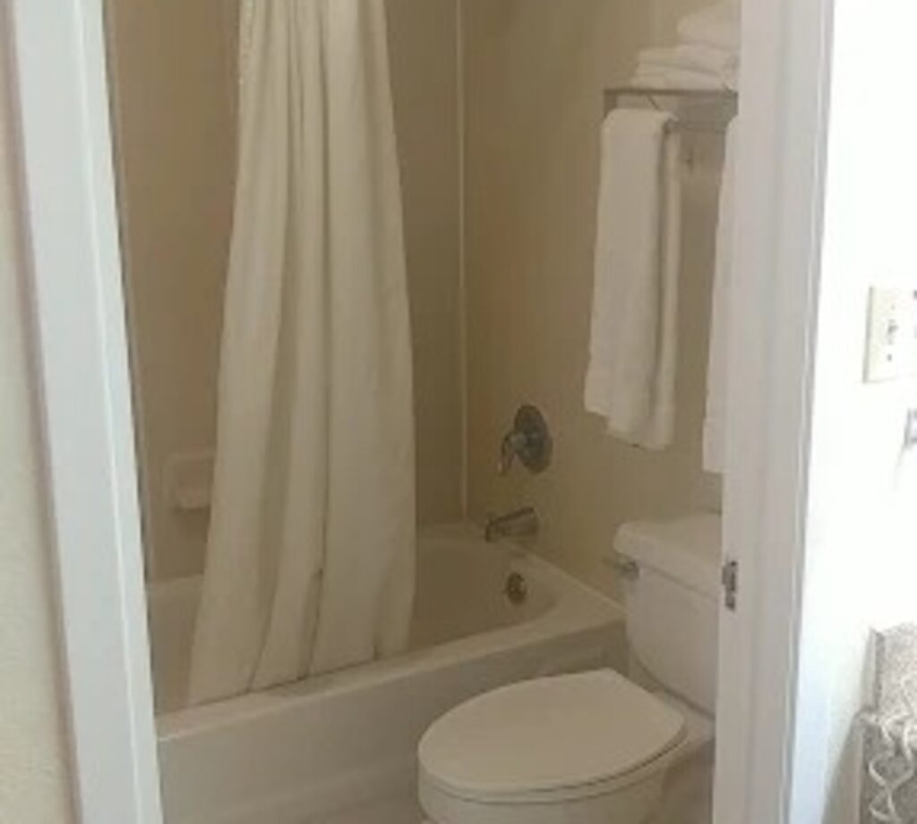 Days Inn by Wyndham San Antonio Southeast/Frost Bank Center - Image 2