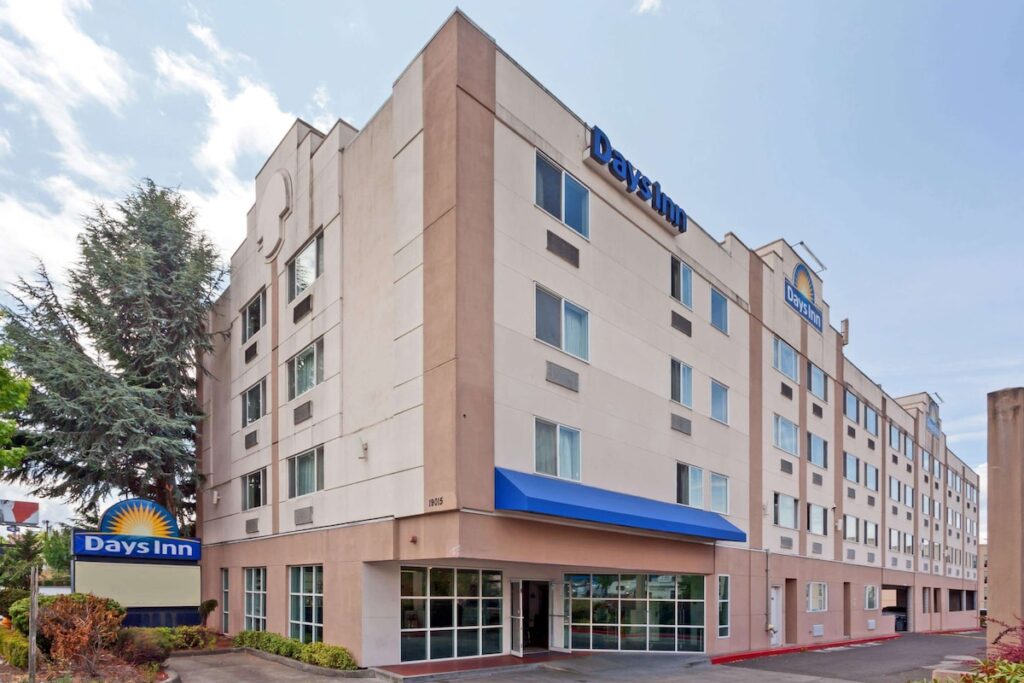 Days Inn by Wyndham Seatac Airport - Image 5