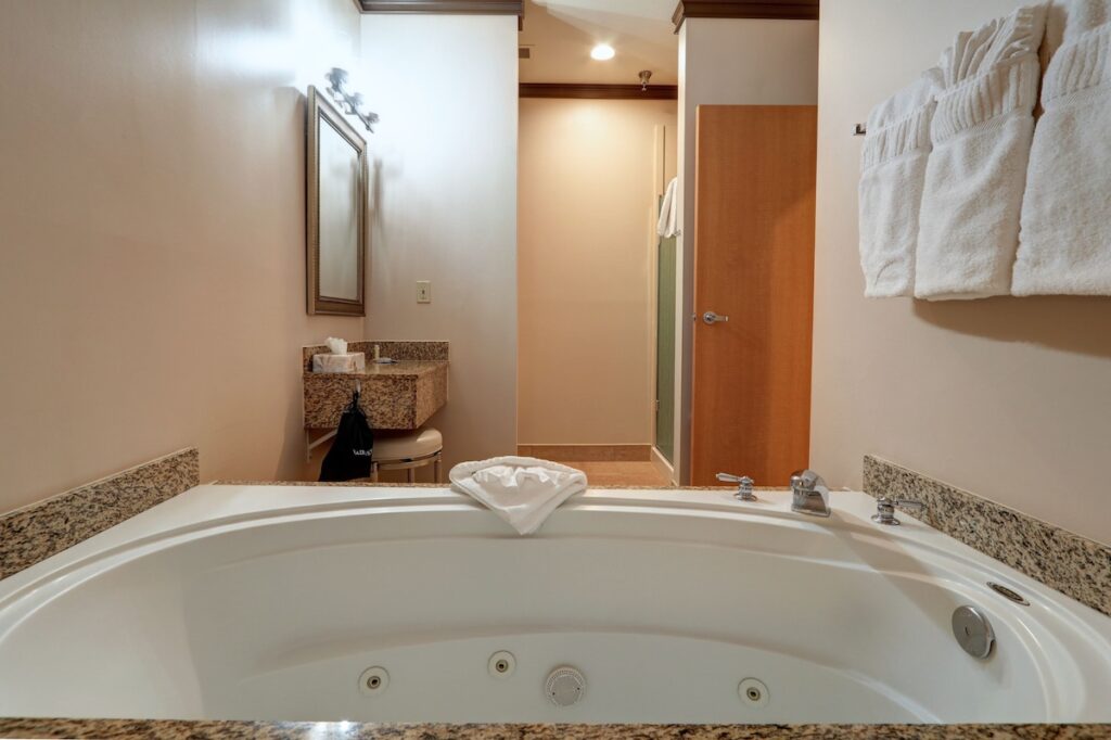 Dimond Center Hotel - Image 2