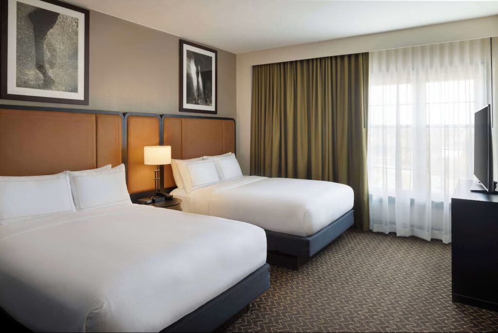 DoubleTree Suites by Hilton Hotel Lexington - Image 2