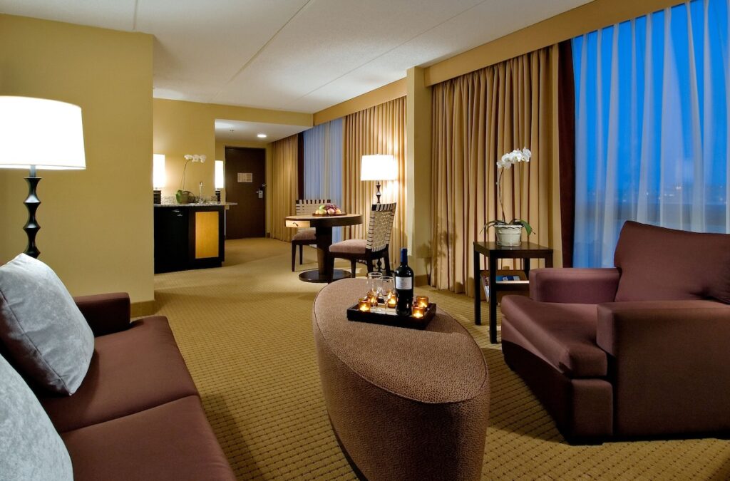 DoubleTree by Hilton Chicago – Arlington Heights - Image 4