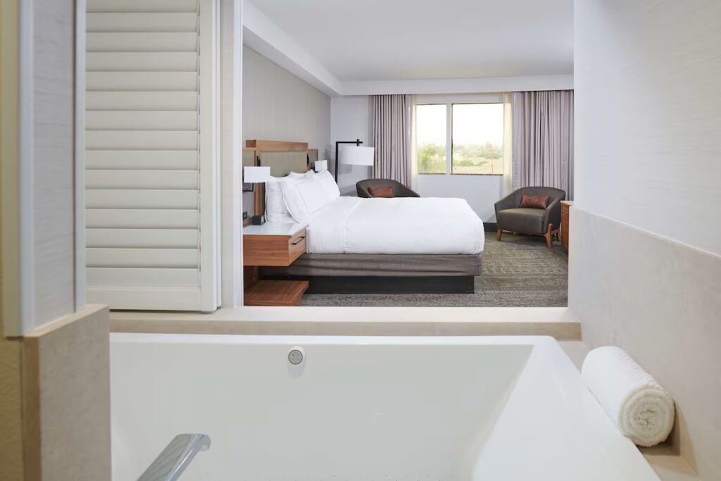 DoubleTree by Hilton Fullerton - Image 5