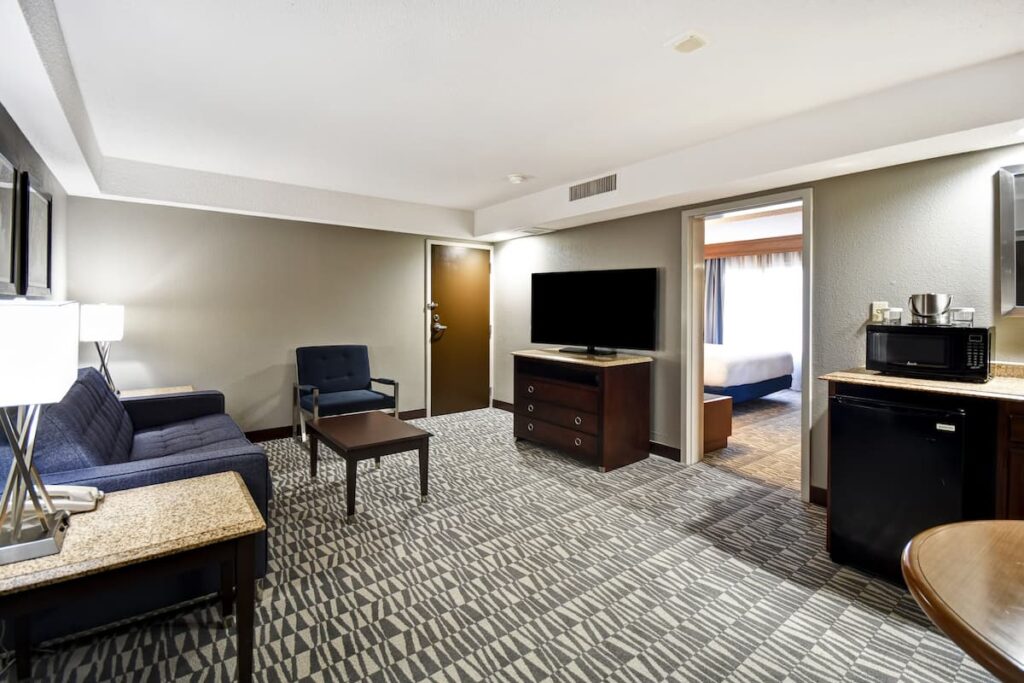 DoubleTree by Hilton Hotel Augusta - Image 4