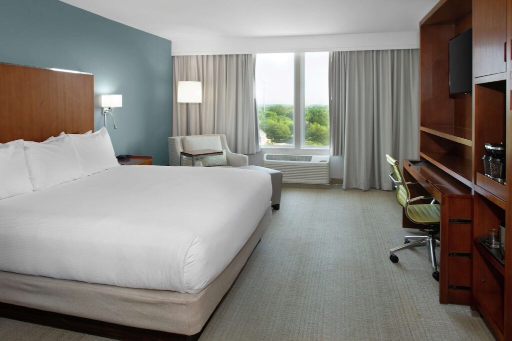 DoubleTree by Hilton Hotel Biloxi - Image 4