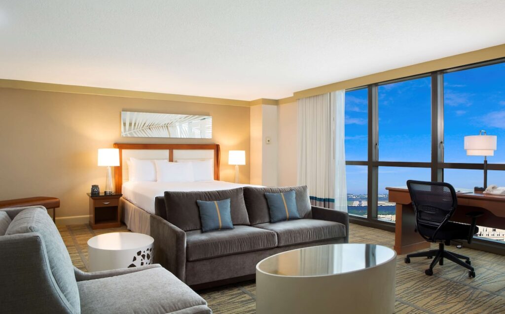 DoubleTree by Hilton Hotel Miami Airport & Convention Center - Image 3