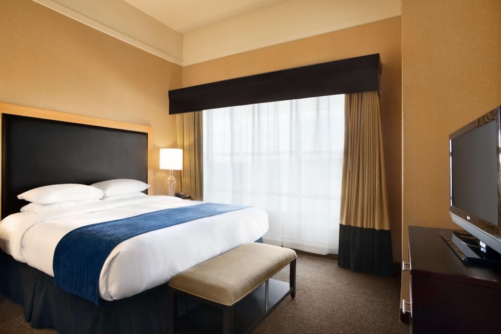 DoubleTree by Hilton Hotel Oklahoma City Airport - Image 3