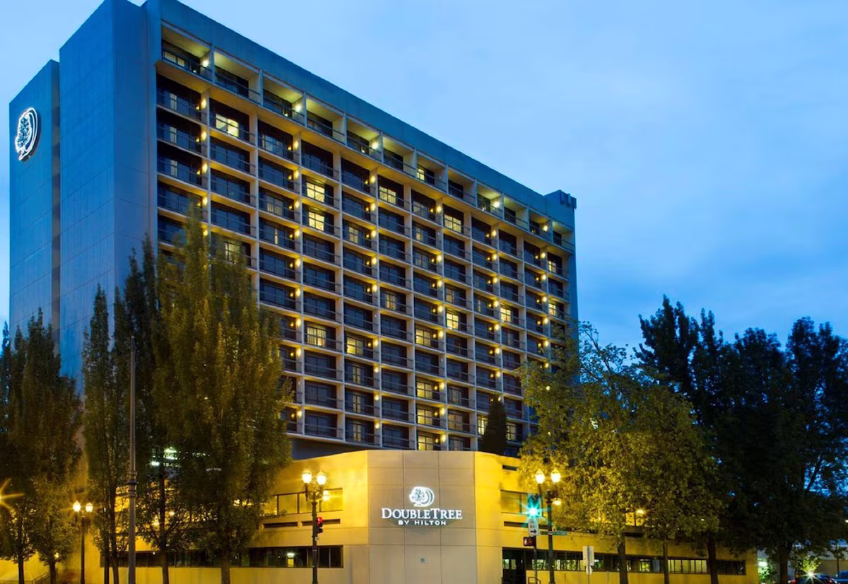DoubleTree by Hilton Hotel Portland - Image 2