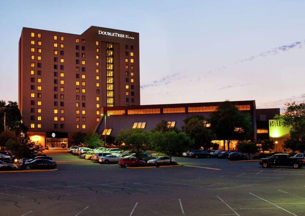 DoubleTree by Hilton Minneapolis – Park Place - Image 2