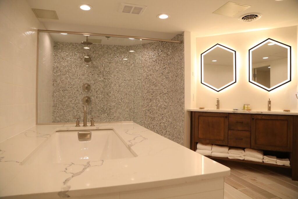 DoubleTree by Hilton Ocean City Oceanfront - Image 1