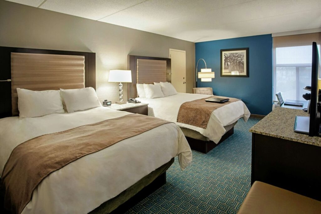 DoubleTree by Hilton Roseville Minneapolis - Image 4