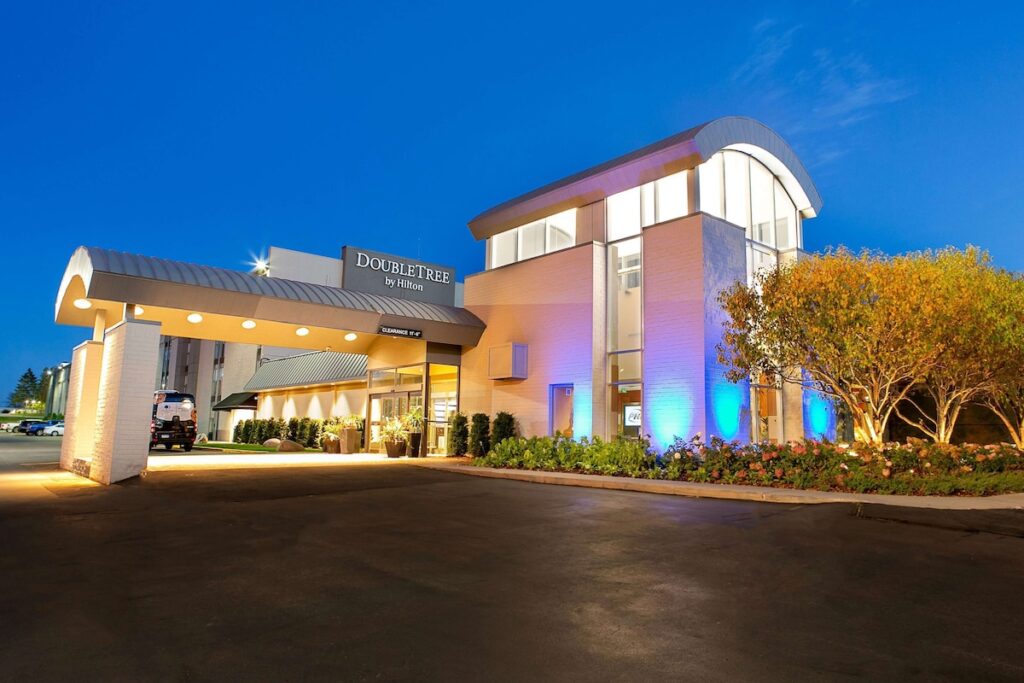 DoubleTree by Hilton Roseville Minneapolis - Image 2