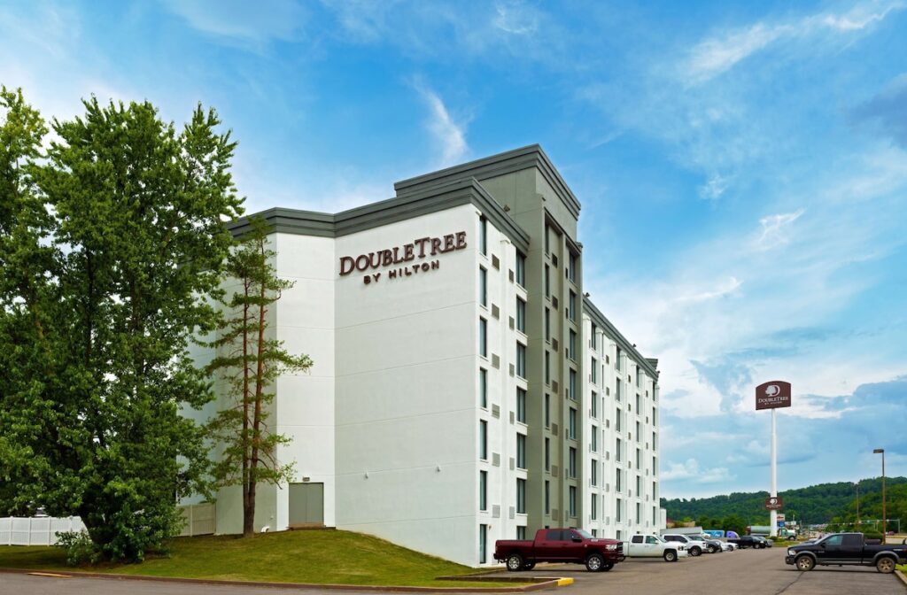 DoubleTree by Hilton Washington Meadow Lands Casino Area - Image 4