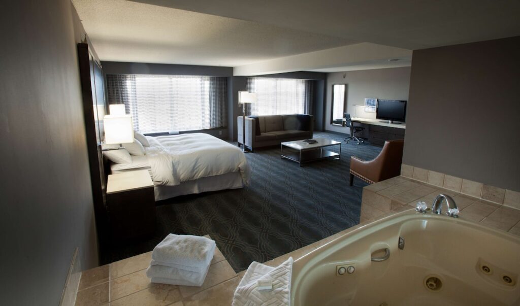 Doubletree by Hilton Bloomington – Minneapolis South - Image 4