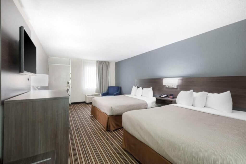 Downtown Inn & Studio Suites - Image 3