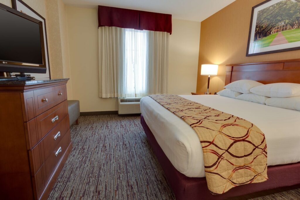 Drury Inn & Suites Baton Rouge - Image 4