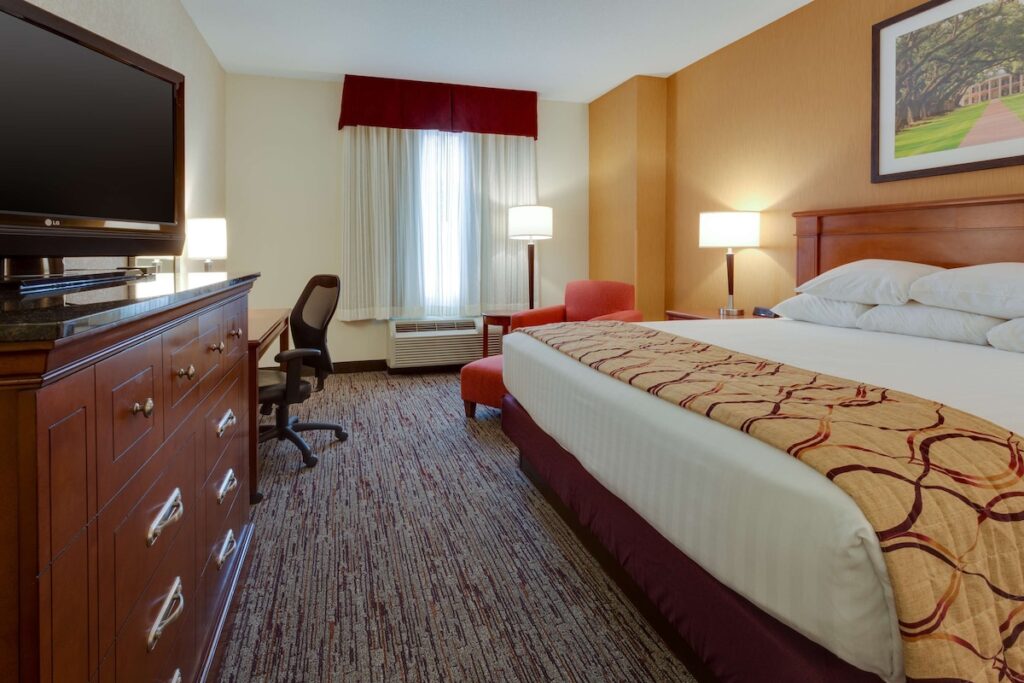 Drury Inn & Suites Baton Rouge - Image 3