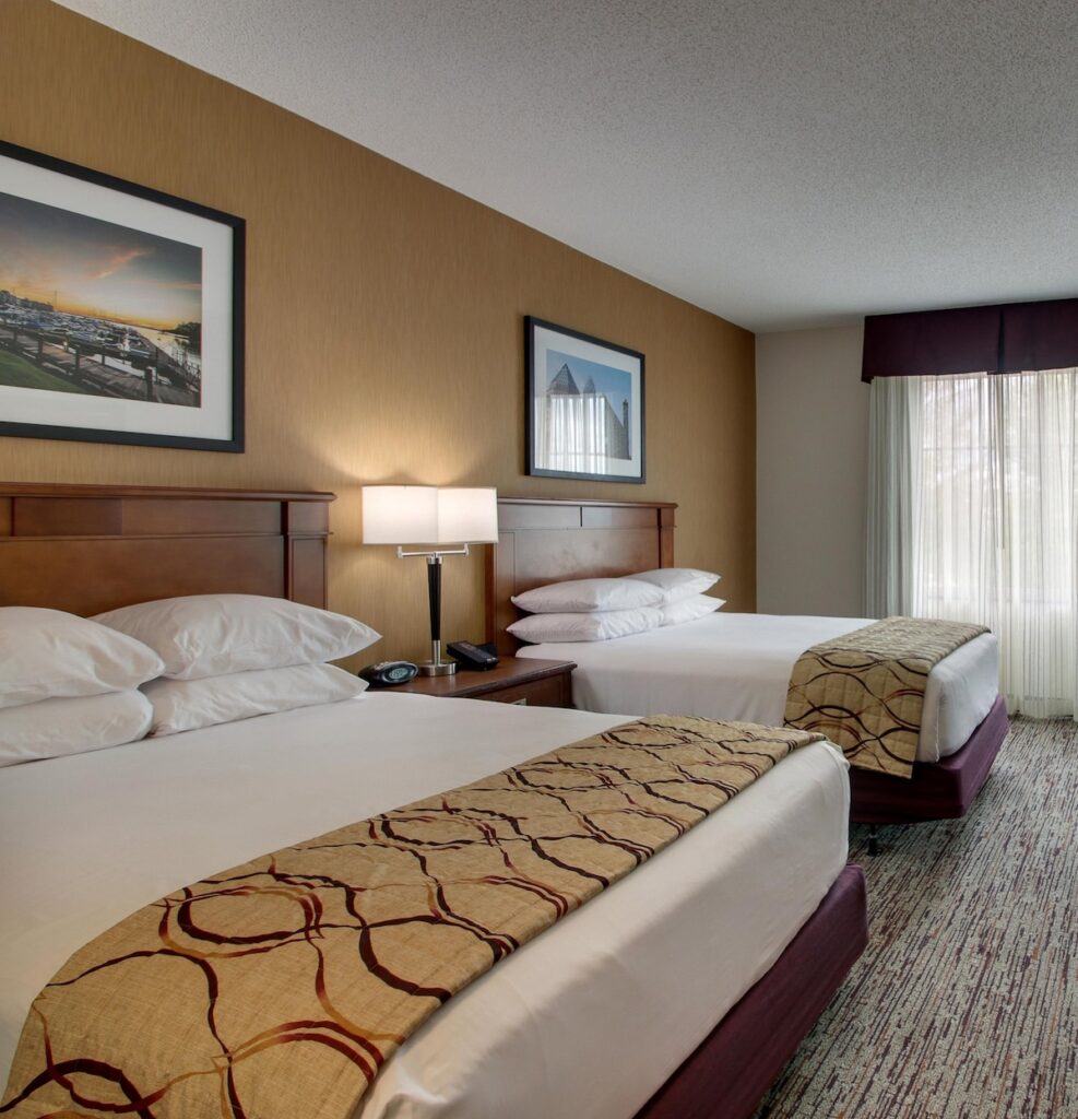 Drury Inn & Suites Charlotte Northlake - Image 3