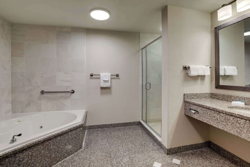 Drury Inn & Suites Charlotte Northlake - Image 1