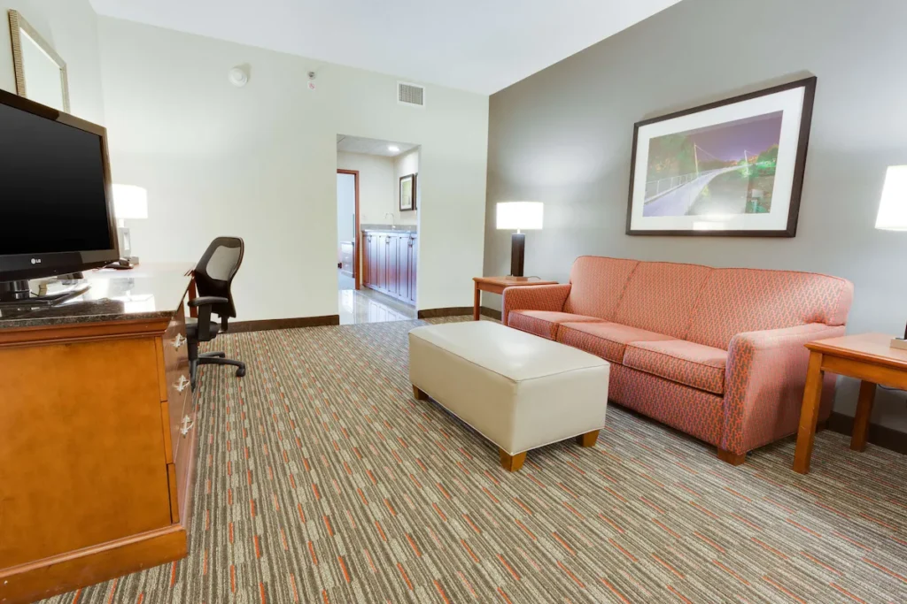 Drury Inn & Suites Greenville - Image 3