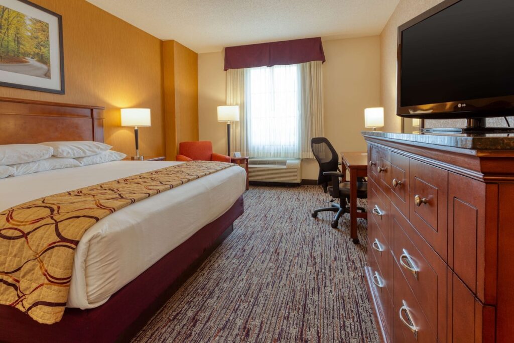 Drury Inn & Suites Indianapolis Northeast - Image 2
