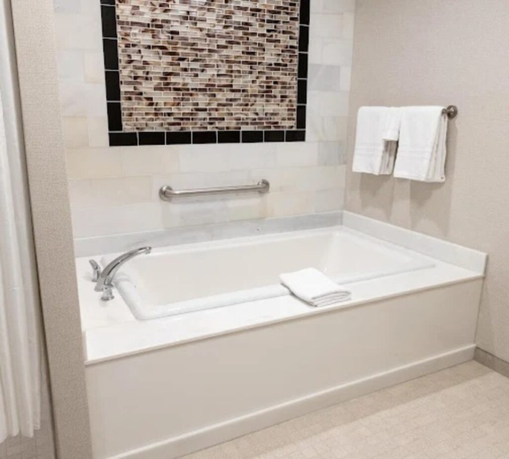 Drury Plaza Hotel Dallas Arlington - Image 2