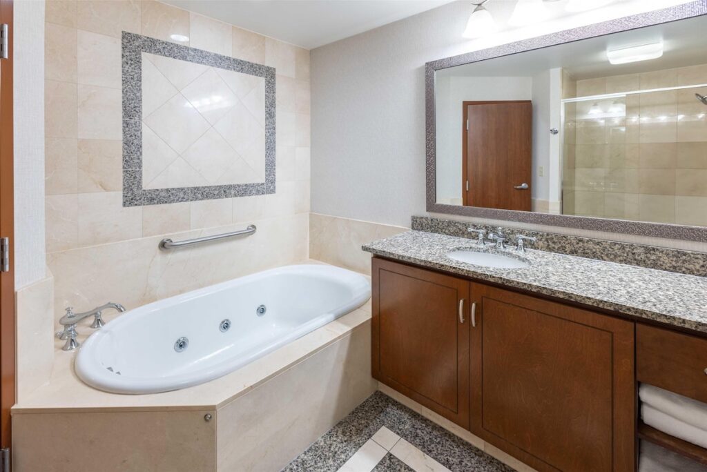 Drury Plaza Hotel St. Louis Chesterfield - Image 1