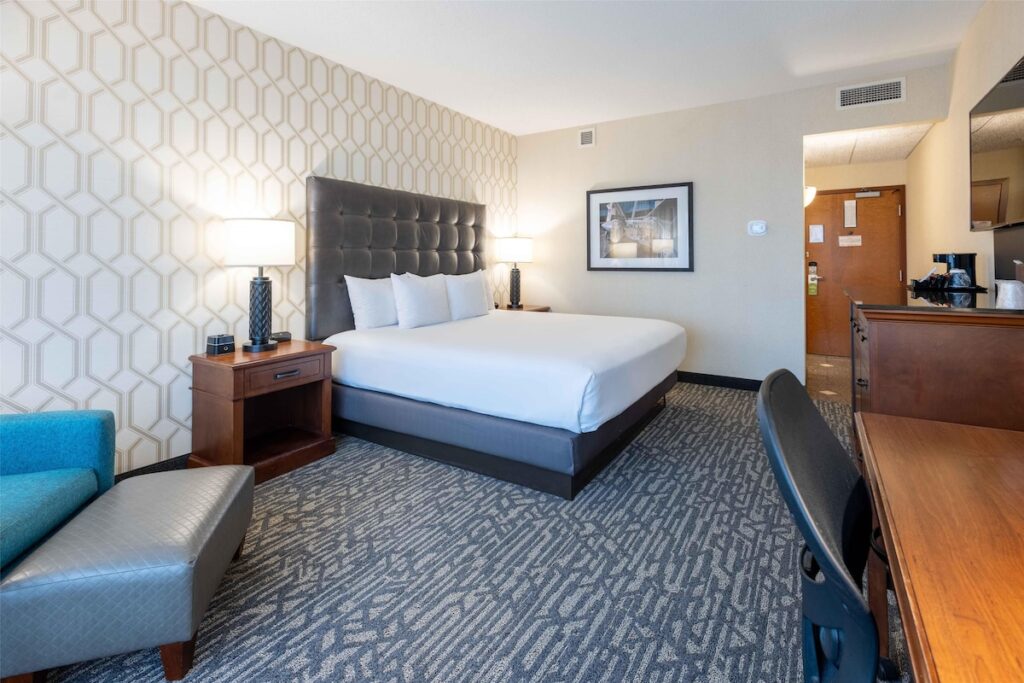 Drury Plaza Hotel St. Louis Chesterfield - Image 3