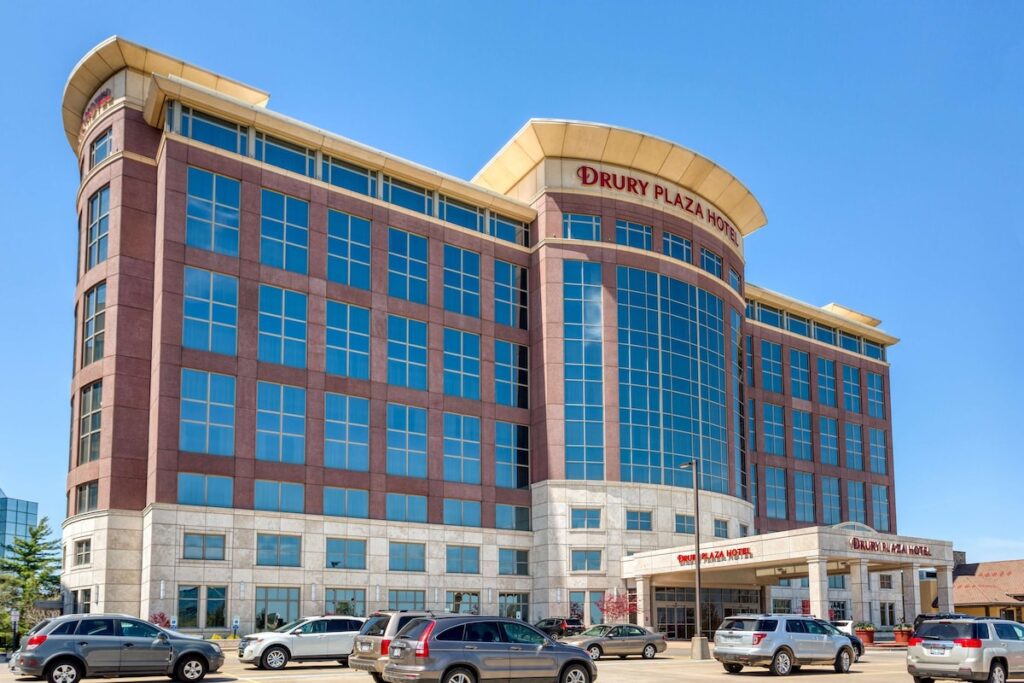 Drury Inn & Suites St. Louis Arnold - Image 2