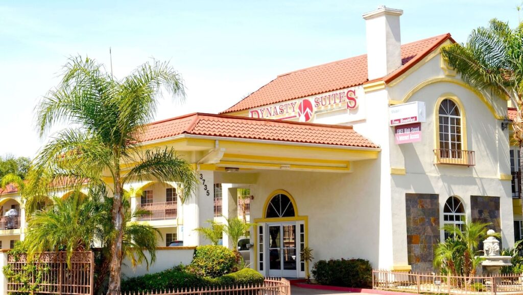 Dynasty Suites Hotel Riverside - Image 2