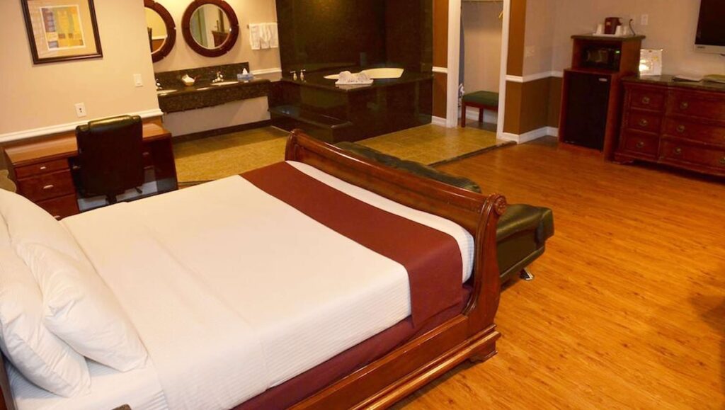 Dynasty Suites Hotel Riverside - Image 3