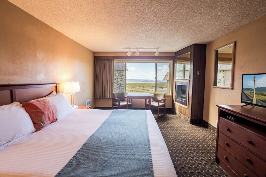 Ebb Tide Oceanfront Inn - Image 2