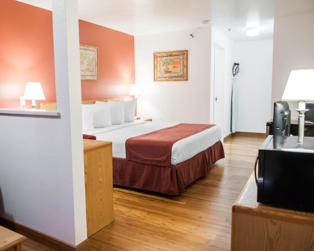 Econo Lodge Albuquerque Old Town - Image 3