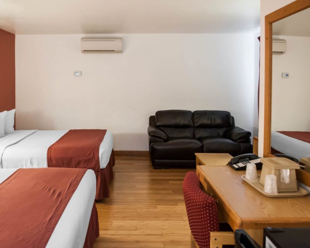 Econo Lodge Albuquerque Old Town - Image 4