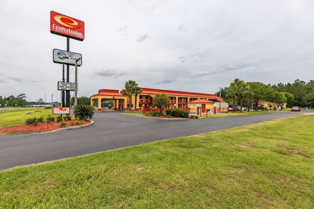 Econo Lodge Cumberland - Image 4