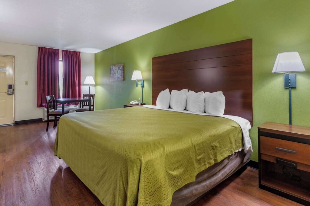 Econo Lodge Fayetteville I-95 - Image 3