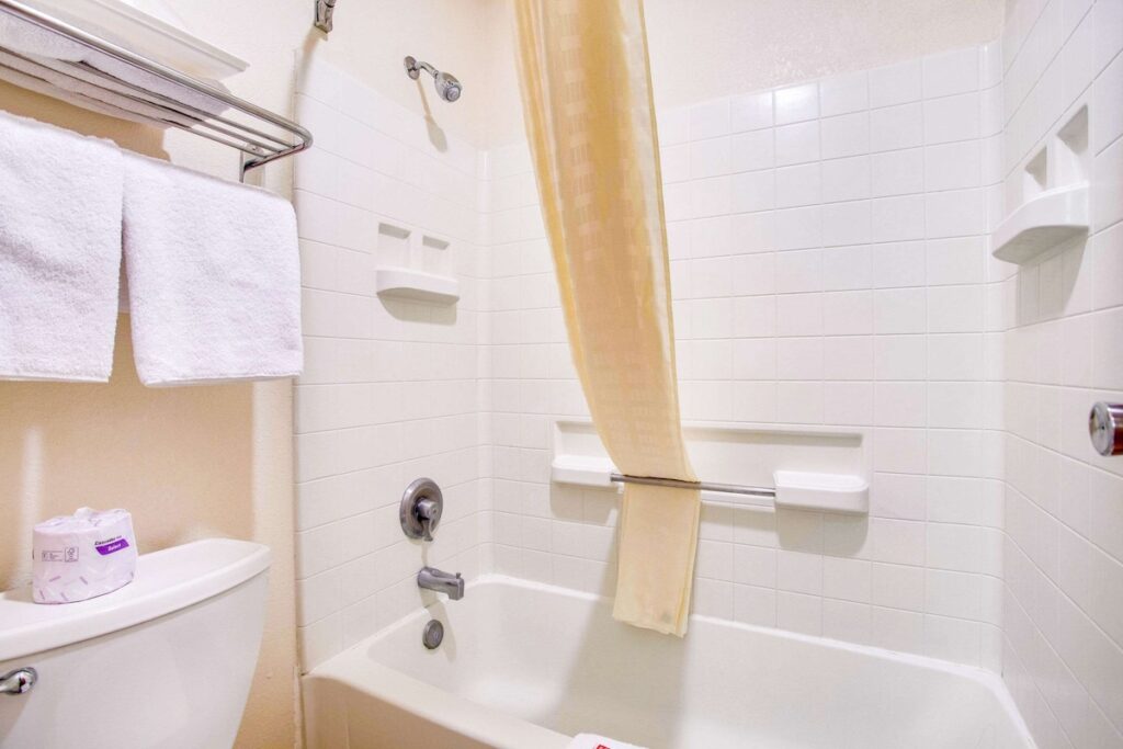 Econo Lodge Inn & Suites Albuquerque East I-40 Eubank Exit