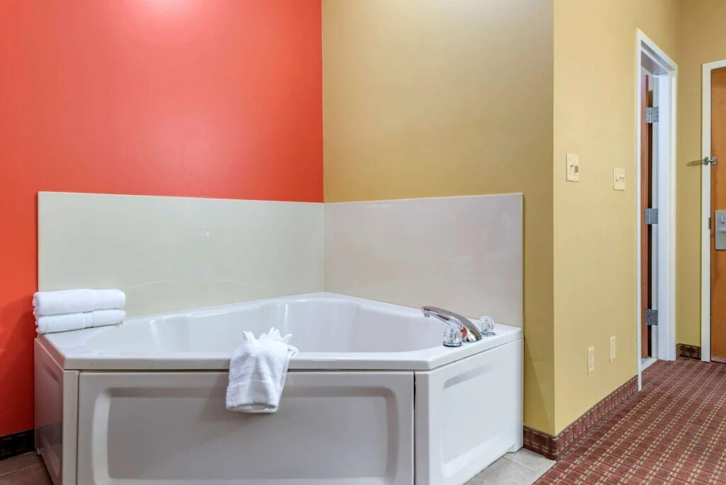 Econo Lodge Louisville Airport - Image 3