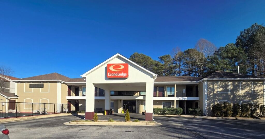 Econo Lodge Villa Rica - Image 5