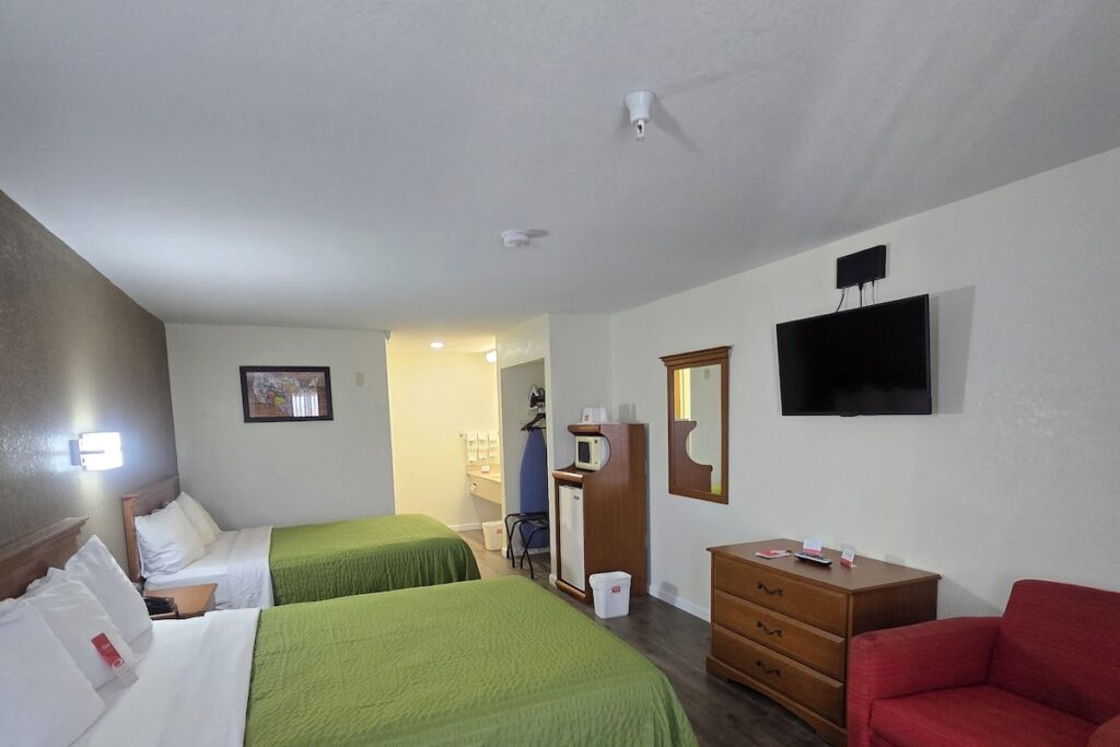 Econo Lodge Villa Rica - Image 4