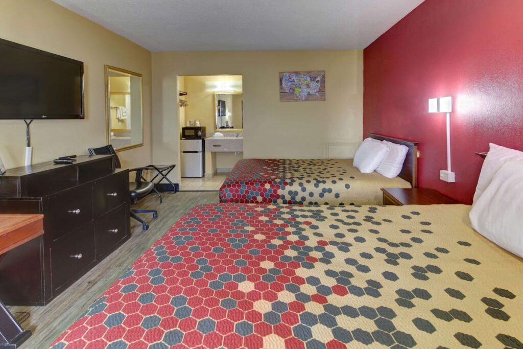 Econo Lodge Virginia Beach Town Center - Image 3