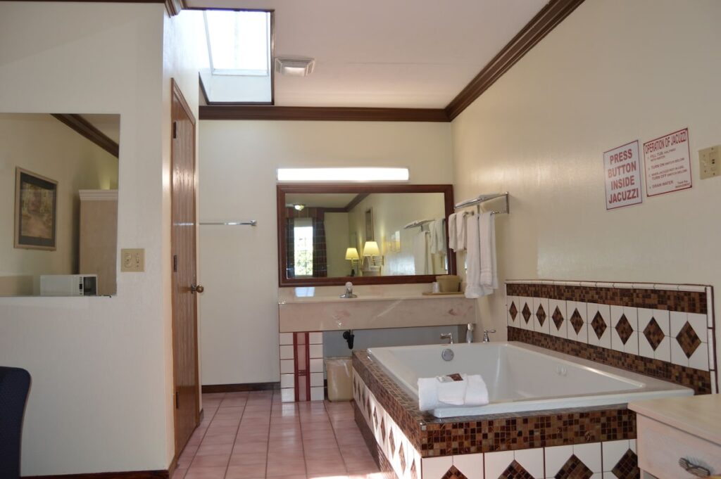 Economy Inn – Akron