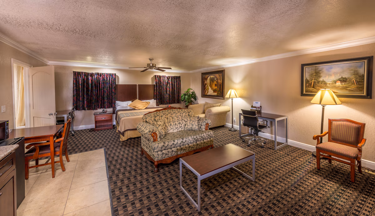 Edgewater Inn Reedley - Image 1